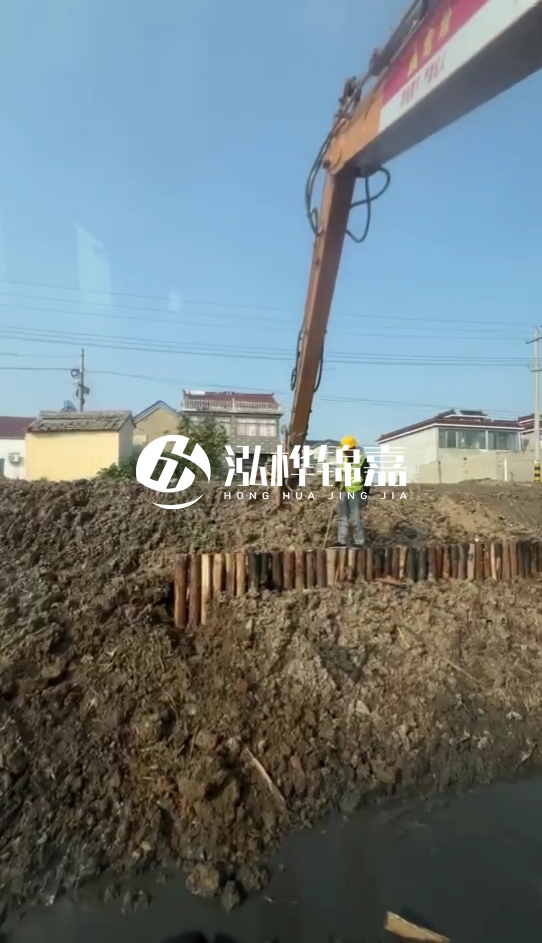畢節(jié)市挖機(jī)打木樁專(zhuān)業(yè)施工-河道護(hù)坡木樁會(huì)不會(huì)腐爛？