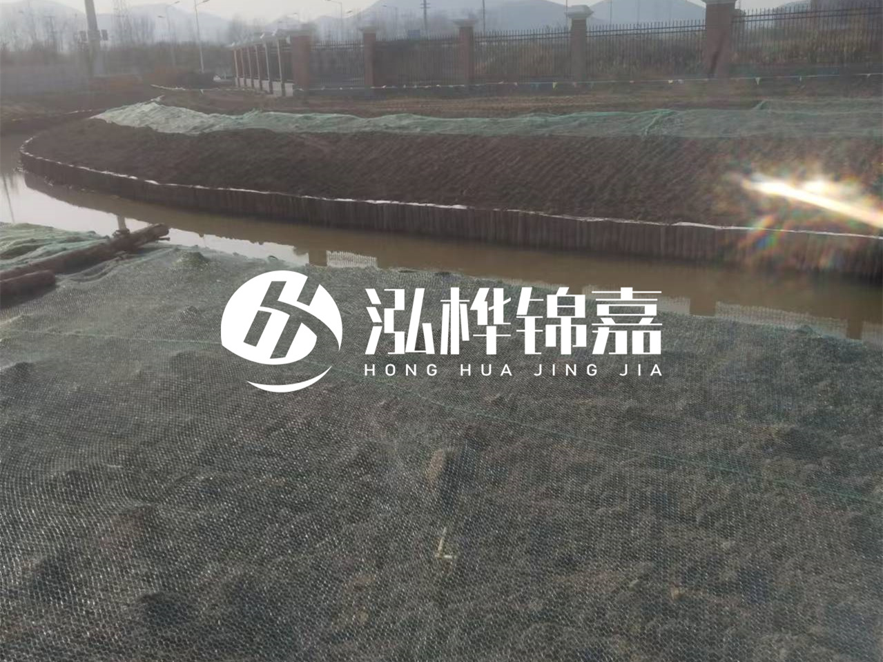 河道木樁打不下去怎么辦？河道打樁木能在水里使用多少年？